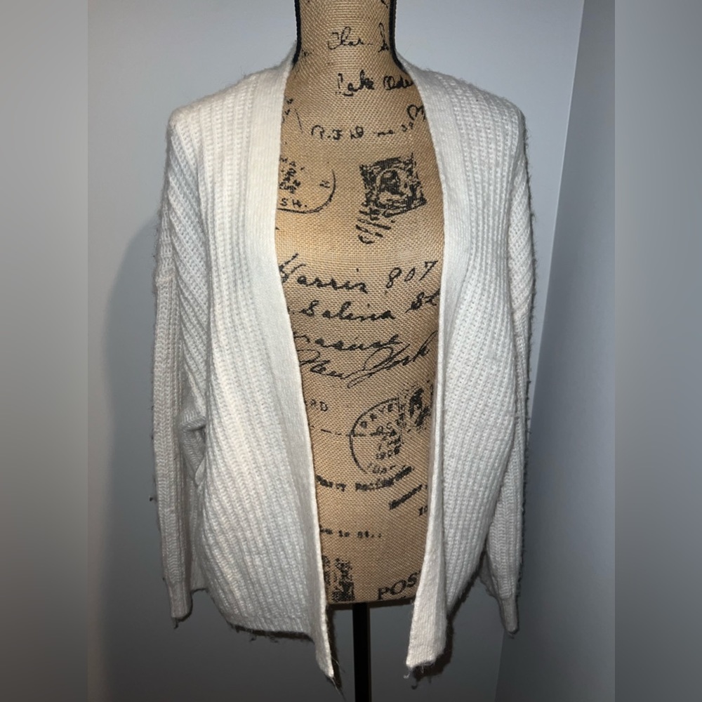 AERIE Cream Knitted Cardigan Size Large